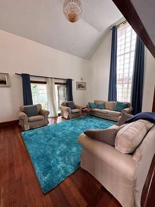 4 Bed House with En Suite in Kiambu Road image 4