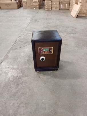 Safe box image 1