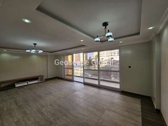 5 Bed Apartment with En Suite in Kilimani image 7