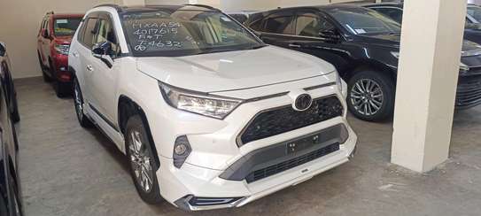 Toyota Rav4 White 2019 AWD image 4