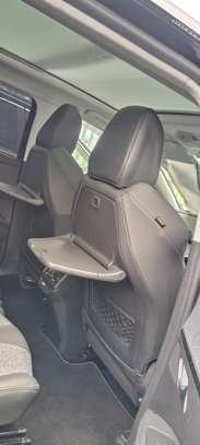 Peugeot 5008 Black 2018 image 9