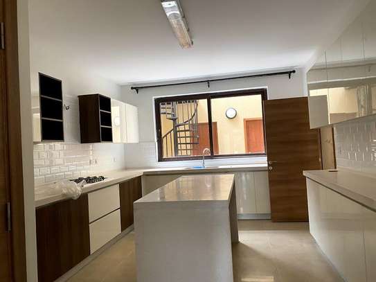 Spacious 5 Bedrooms Townhouse In Lavington image 2