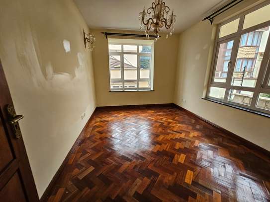 5 Bed Townhouse with En Suite in Lavington image 1