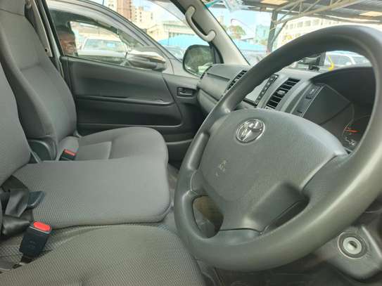 Toyota Hiace petrol 2018 image 11