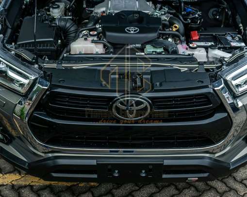 2021 Toyota Hilux image 4