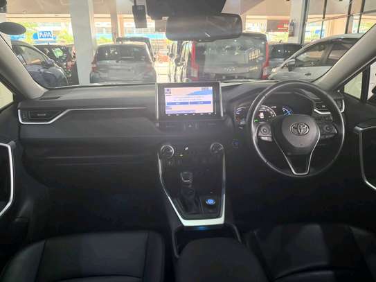 Toyota Rav4 newshape hybrid image 6
