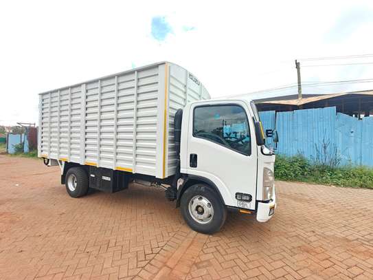 ISUZU NQR image 3