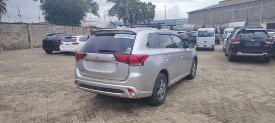 Mitsubishi Outlander sunroof image 4