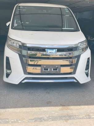TOYOTA NOAH WXB HYBRID 2019MODEL image 11