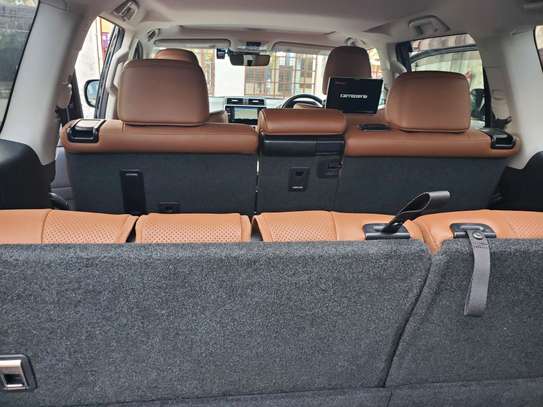 Toyota landcruiser prado TXL image 3