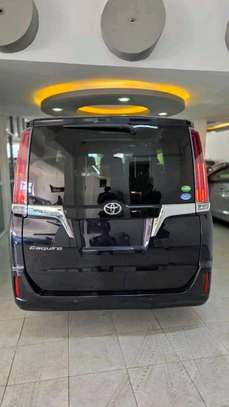 Toyota Esquire Black Sunroof Black 2018 image 12