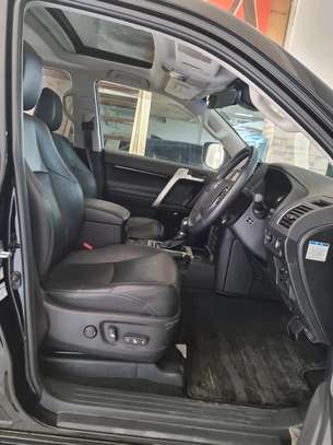 Toyota landcruiser Prado image 6