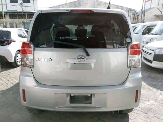Toyota Spade image 5