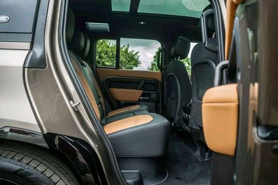 2022 LAND ROVER DEFENDER 110 image 8