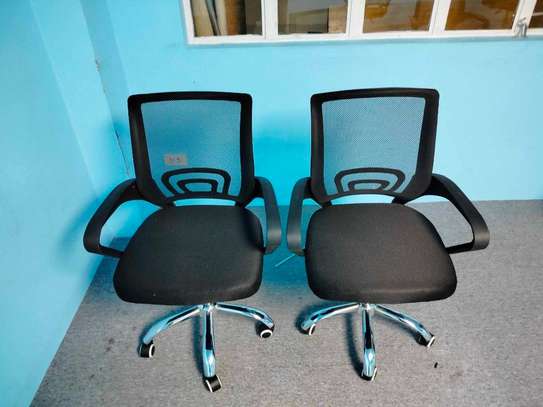 Captain Swivel Secretarial Mesh Office Chair image 3