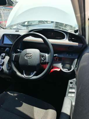 Toyota Sienta  2018 image 10