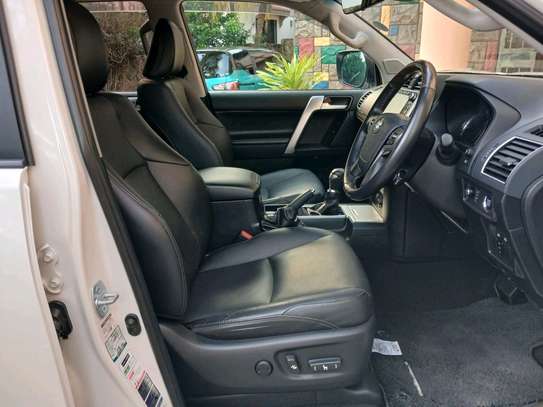 TOYOTA LANDCRUISER PRADO TXL 2019 image 5