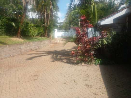 6 Bed House with Garden in Gigiri image 18