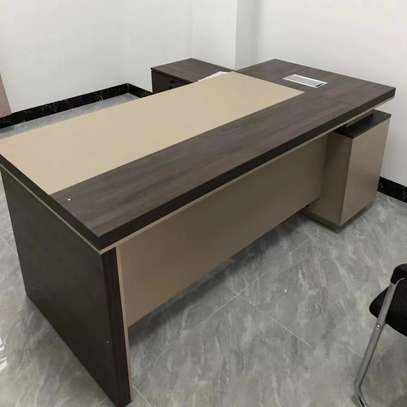 Office Desk: 1800mm Luxury Executive Office Desk image 4