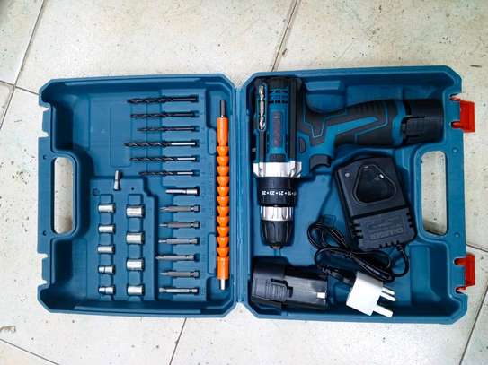 Bosch cordless drill 12v with two batteries image 2