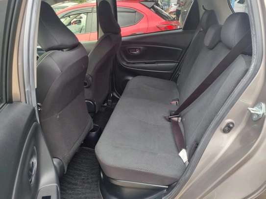 Toyota Vitz hybrid grey 2018 2wd image 6