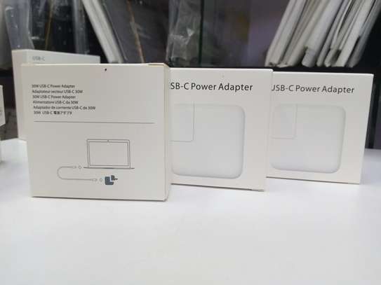 Official Apple 30W USB-C Fast Wall Charger - White - UK Plug image 2