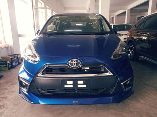 Toyota Sienta non hybrid 2017 blue image 1