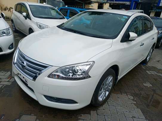 Nissan syphy pearl white image 3