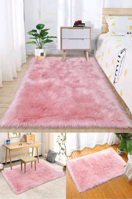 FLUFFY BEDSIDE MATS image 1