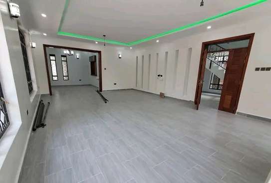 Safari park view spacious Four bedroom image 5