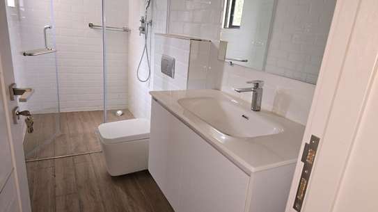 1 Bed Apartment with En Suite in Lavington image 8