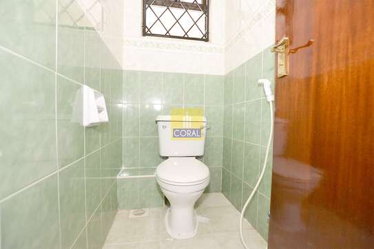 3 Bed Apartment with Parking in Parklands image 2