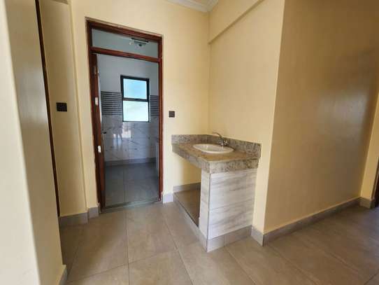 6 Bed House with En Suite in Tatu City image 13