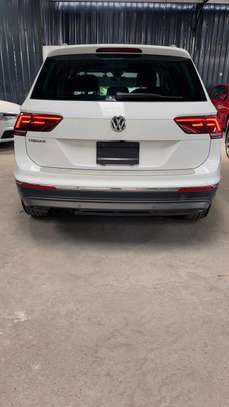 Volkswagen Tiguan SUV White LED Alloy Wheels image 7