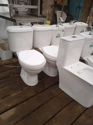 Toilets image 1