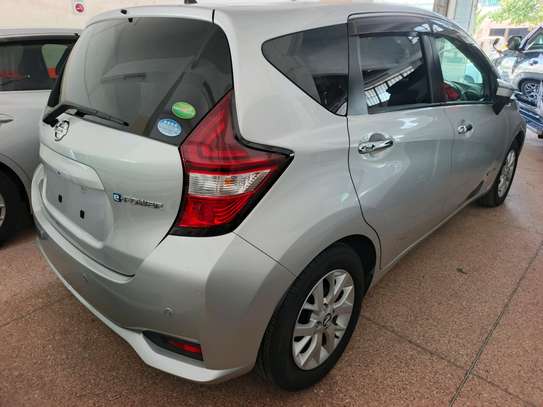 Nissan Note empower image 6
