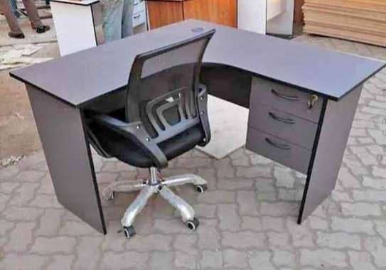 Executive corner desk with a chair image 3