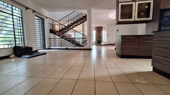 5 Bed Townhouse with En Suite at Oldonyo image 15