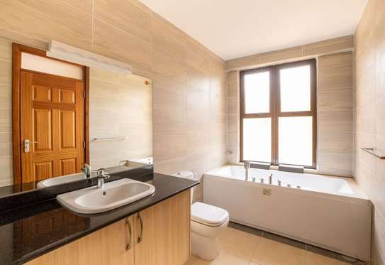 5 Bedroom Apartment-Duplex for sell In Westlands image 4