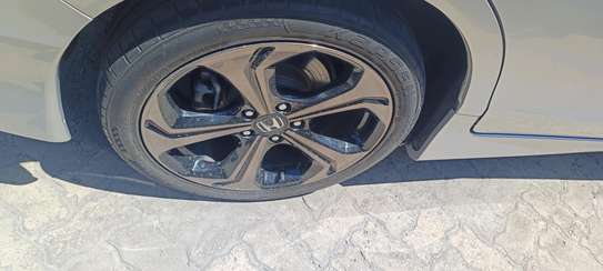 Honda Jade hybrid Silver 2018 image 7