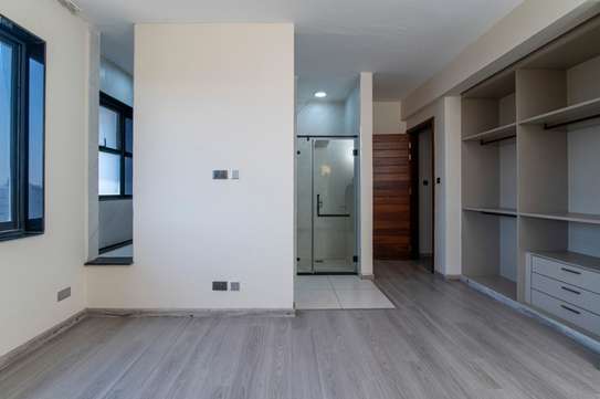 2 Bed Apartment with En Suite in Westlands Area image 8