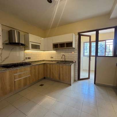 3 Bed Apartment with En Suite in Kileleshwa image 12