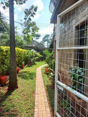 5 Bed Townhouse with Garage in Lavington image 9