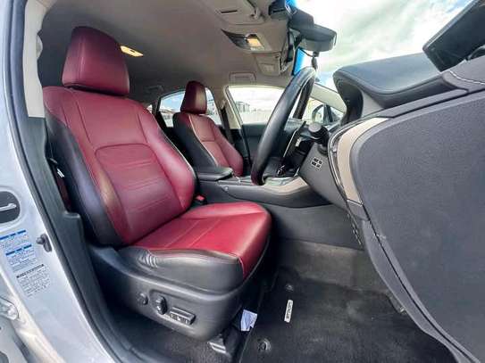 LEXUS NX300 image 6
