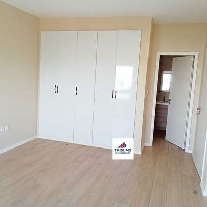 2 Bed Apartment with En Suite in Riverside image 5