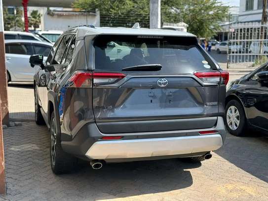 Toyota Rav4 Adventure sunroof image 3