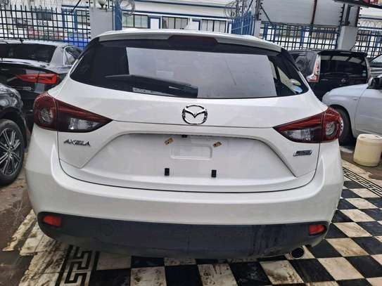 Mazda axella hatchback image 8