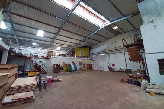 0.77 ac Warehouse with Parking at Zam image 4
