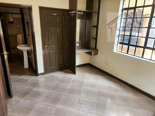 Modern-Neat 2bedroomed apartment, en-suite image 1