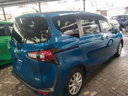 Toyota Sienta hybrid blue on sale image 4